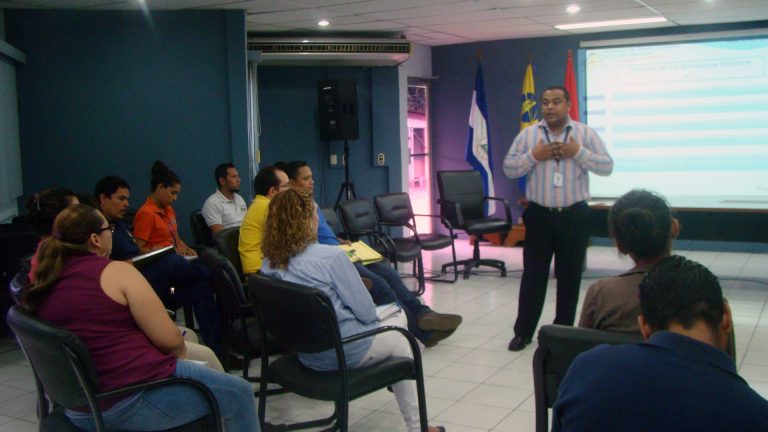 Trabajadores de ENEL adquieren conocimientos en Ética y Valores en el Servicio Público