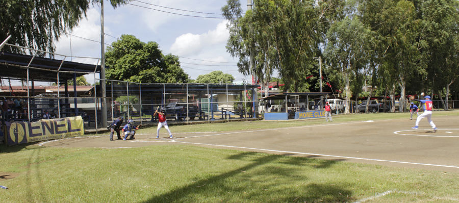 Lee más sobre el artículo ENEL Central arrasa en reanudación de campeonato de Softball “Juguemos con Energía”