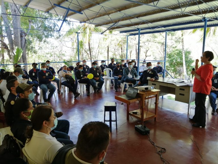 Trabajadores de Plantas Hidroeléctricas de ENEL capacitados en temas de Ética Pública