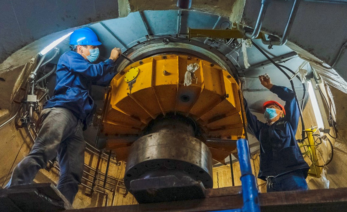 ENEL optimiza eficiencia de turbina tras cambio de cojinete en mal estado