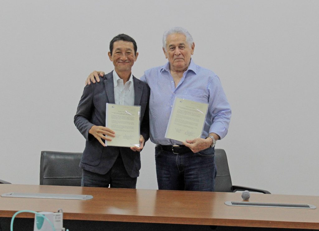 Ing. Ernesto Martinez Tiffer, Pdte. Ejecutivo de ENEL junto al Sñr. Odani Tomoyuki, Representante del JICA en Nicaragua.