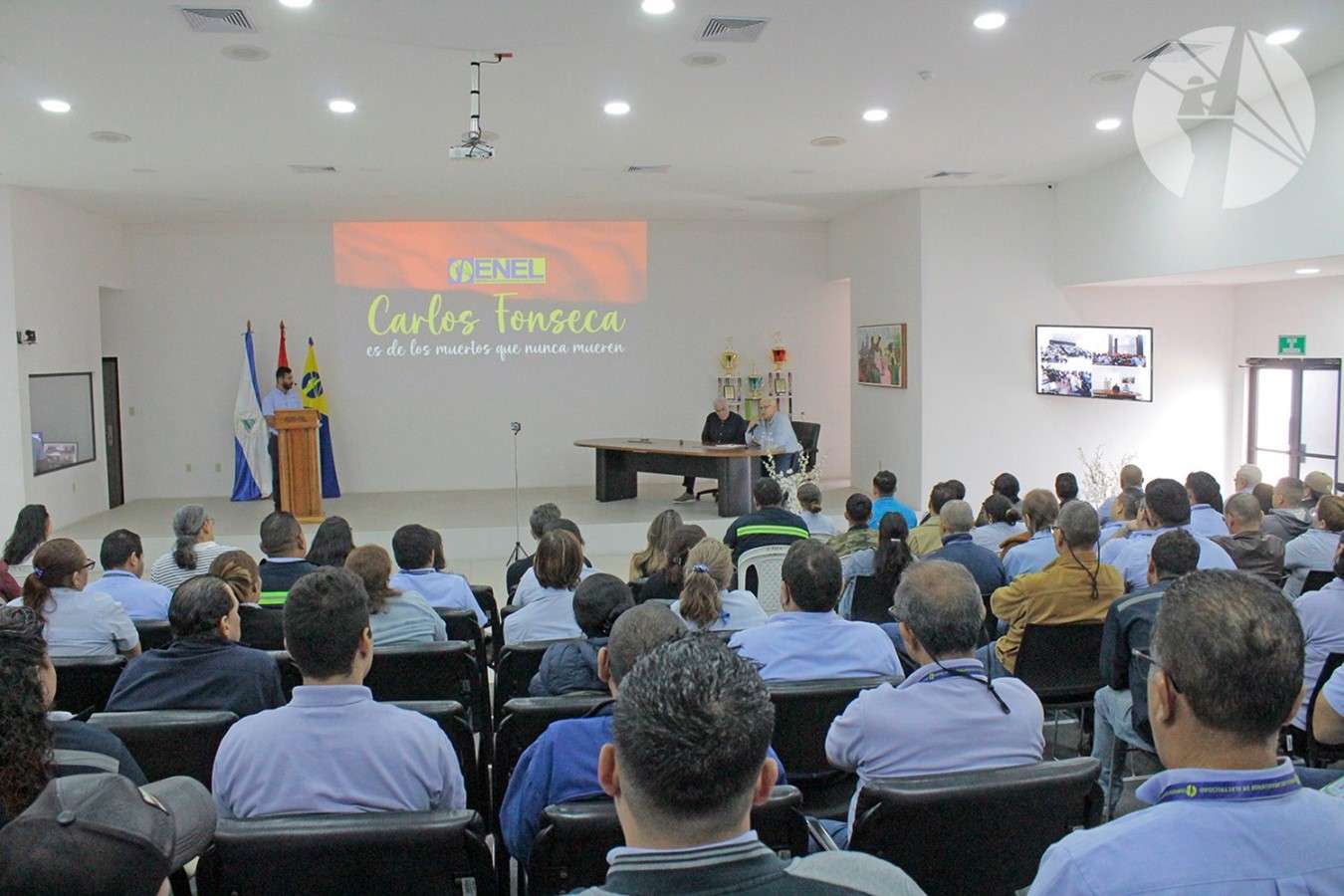 Servidores públicos de ENEL participan en Conversatorio “Carlos Fonseca es de los muertos que nunca mueren.